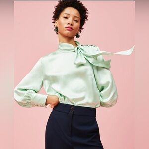 J . Crew - Mint Green Button Shoulder Tie Neck 100 % Silk Blouse Size Small